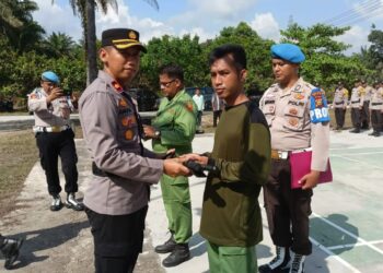 Wujudkan PAM Swakarsa Polsek Koto Gasib Gelar Apel Satkamling