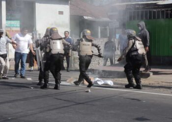 KPUD Kabupaten Buleleng “Digeruduk” Masa Tuntut Keadilan