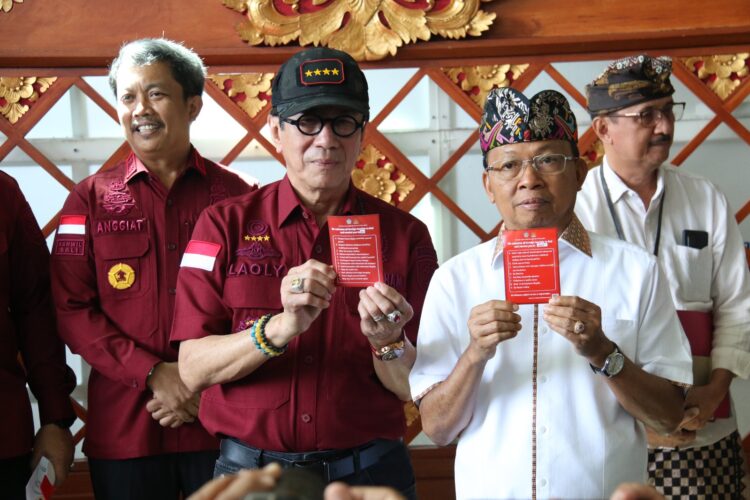 Gubernur Bali Wayan Koster dan Kepala Kantor Wilayah Kementerian Hukum dan HAM Bali Anggiat Napitupulu, Yasonna menyampaikan dengan adanya Do's and Don'ts