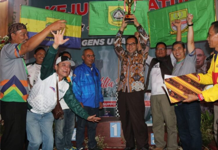 Foto bersama ketua pecasi kabupaten Bogor ajat rochmat jatnika
