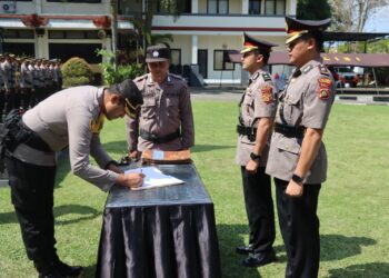 Kapolres Tabanan Pimpin Sertijab Wakapolres, Kapolsek dan Pejabat Utama   