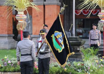 Sambut Pimpinan Baru, Polda Bali Gelar Serah Terima Pataka