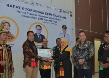 BKA : Pemerintah Aceh Menerima Piagam Penghargaan BKN Award 2023   