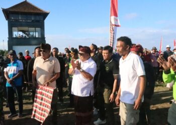 Kapolres Jembrana Saksikan Tradisi Lomba Makepung Bupati Cup Tahun 2023 di Sirkuit All In One Desa Pengambengan   