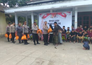 Minggu Kasih: Polres Buleleng dI Panti Asuhan Roudatul Makmur   