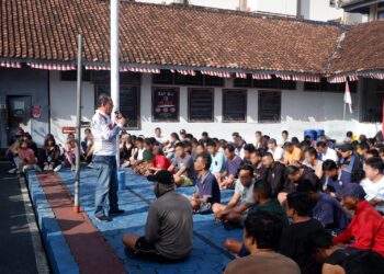 Ngobrol Pagi Rutan Gianyar Serahkan Hadiah Bagi Pemenang Lomba Tradisional
