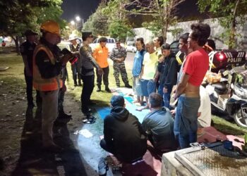 Blue Light Patrol Polsek Benoa Lakukan Pemeriksaan Terhadap ABK Secara Humanis
