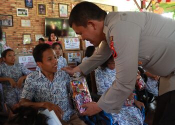 Ini Baru Polri Peduli, Polres Simalungun Salurkan Bantuan Disabilitas Fisik di Pusat Rehabilitasi Harapan Jaya