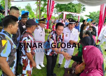 Maknai Perayaan HUT RI ke-78, PAC IPK Tanah Jawa Berikan Tali Asih Kepada Veteran